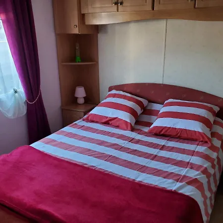 Mobil Chez L Habitants سان جان دي مونت