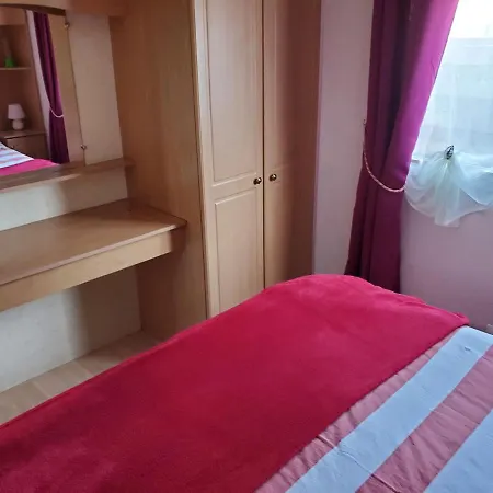 Mobil Chez L Habitants مكان تخييم سان جان دي مونت