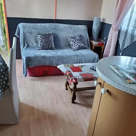 مكان تخييم Mobil Chez L Habitants سان جان دي مونت