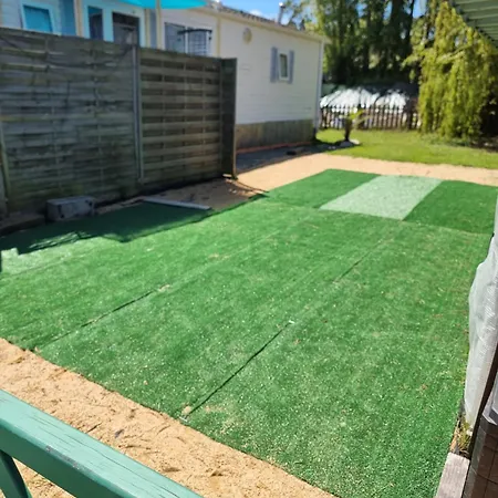 캠프장 Mobil Chez L Habitants 생장드몽