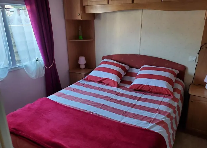 Mobil Chez L Habitants Сен-Жан-де-Мон