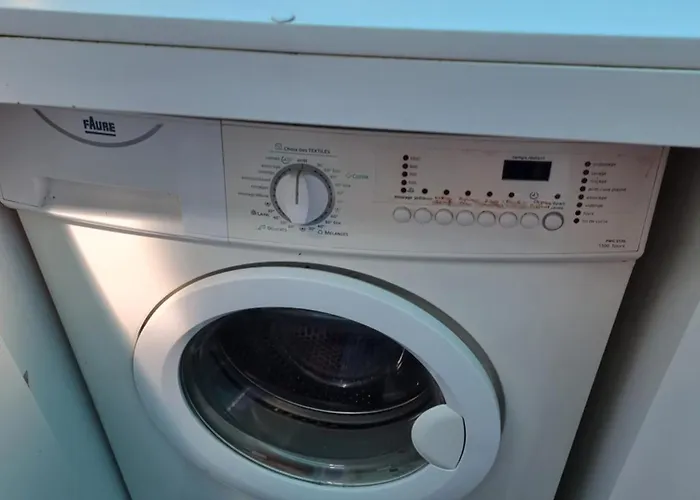 Mobil Chez L Habitants 圣让-德蒙